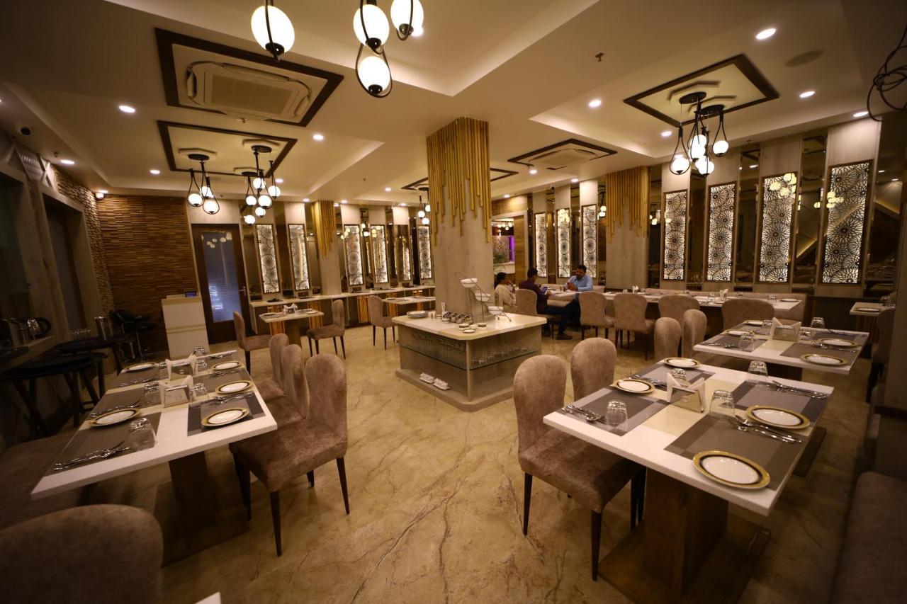 Prime Land Hotel Varanasi Bagian luar foto