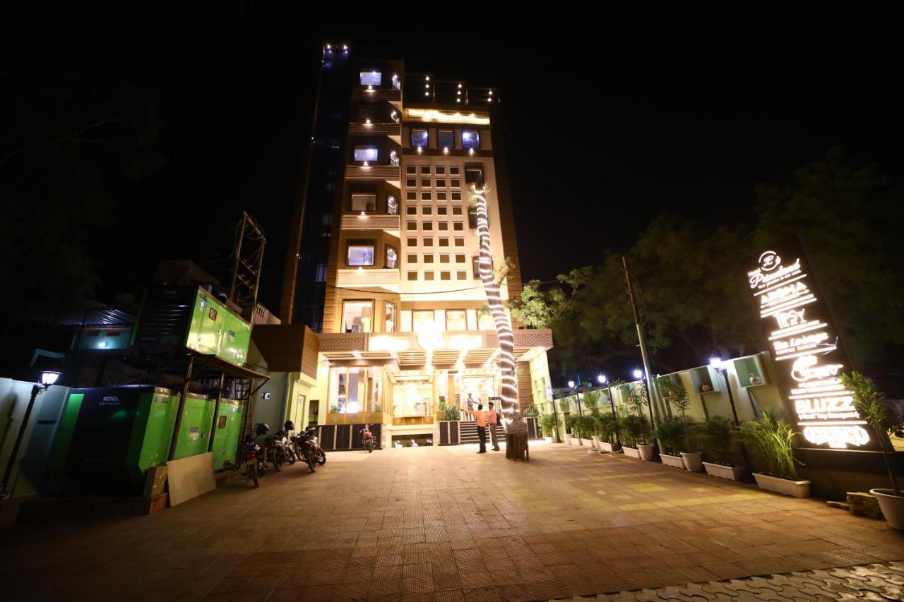 Prime Land Hotel Varanasi Bagian luar foto