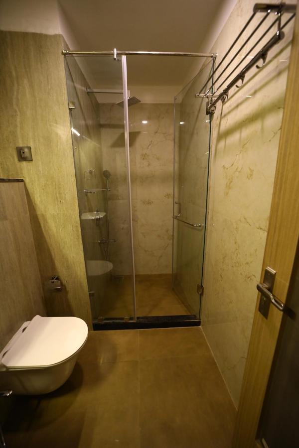 Prime Land Hotel Varanasi Bagian luar foto