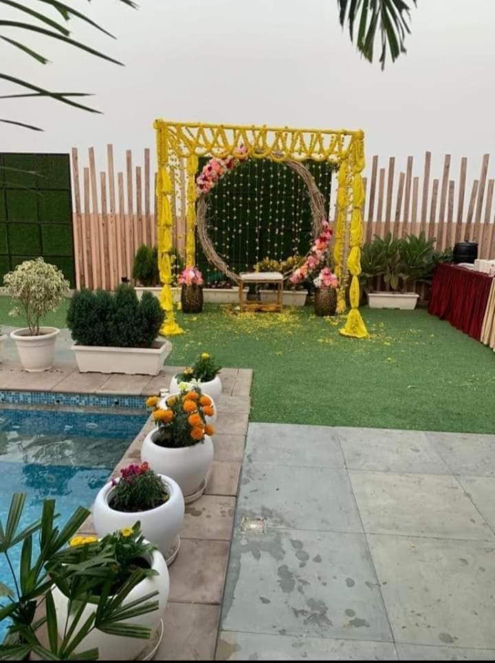 Prime Land Hotel Varanasi Bagian luar foto