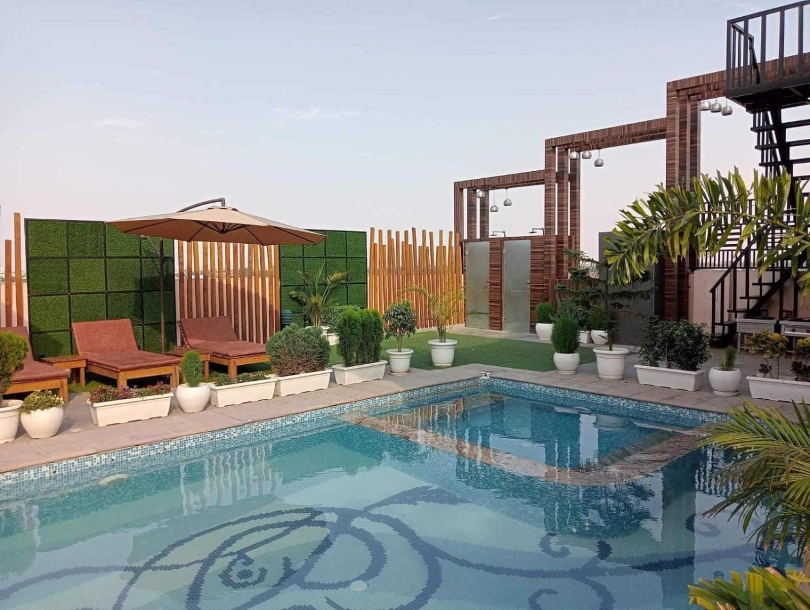 Prime Land Hotel Varanasi Bagian luar foto